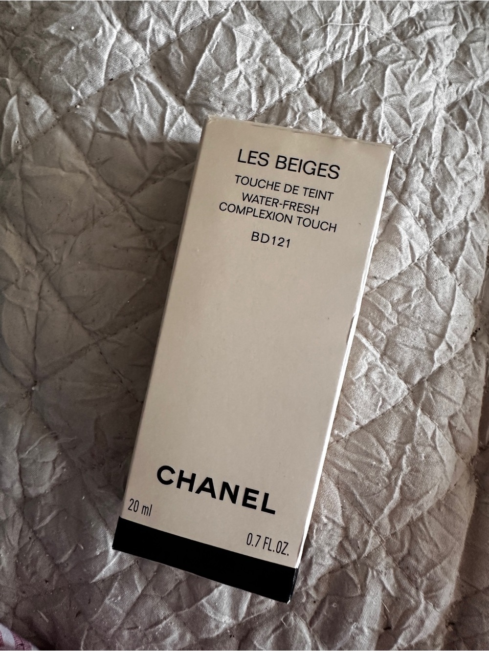 CHANEL Les Beiges Water-Fresh Complexion Touch BD121 - Beige and Black Packaging
